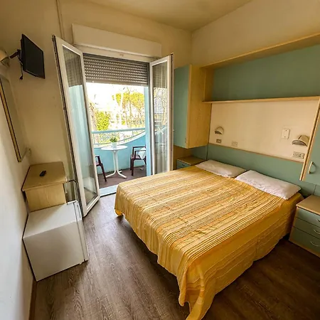 Hotel & 3*