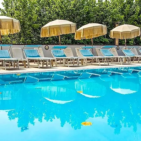 & Hotel 3*