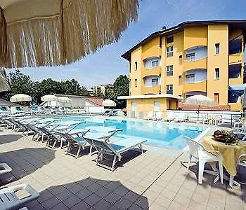 Hotel &